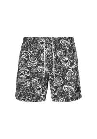 Urban Classics - Męskie Spodenki Kąpielowe Z Tatuażem. Kolor: czarny, biały, wielokolorowy. Styl: sportowy