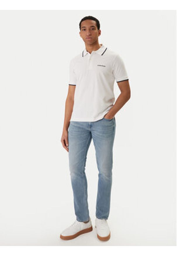 Guess Jeansy M6RAS2 D6761 Niebieski Slim Tapered Fit. Kolor: niebieski