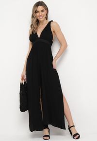 Born2be - Czarny Wiskozowy Kombinezon z Gumką w Pasie i Plecionym Sznurkiem z Lnem Evalin. Kolor: czarny. Materiał: len, wiskoza. Długość rękawa: na ramiączkach. Wzór: aplikacja #2