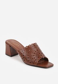 Born2be - Brązowe Klapki na Słupku z Ażurową Cholewką i Kwadratowym Noskiem Bevyrae. Okazja: na co dzień, na spacer. Kolor: brązowy. Materiał: len. Wzór: ażurowy. Obcas: na słupku. Styl: casual, elegancki #5