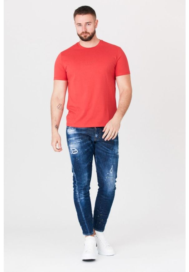 Guess - GUESS Czerwony t-shirt męski z aplikacją z logo, Rozmiar S. Kolor: czerwony. Wzór: aplikacja