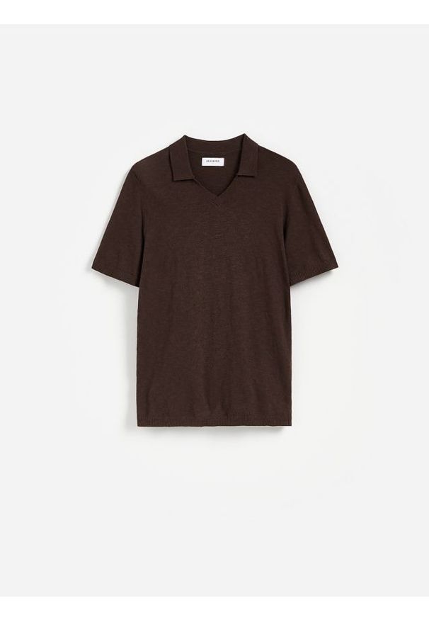 Reserved - Sweter polo z dodatkiem lnu - ciemnobrązowy. Typ kołnierza: polo. Kolor: brązowy. Materiał: len