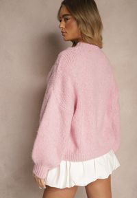 Renee - Różowy Sweter z Wełną o Eleganckim Warkoczowym Splotem Makkaria. Okazja: na co dzień, na spacer. Kolor: różowy. Materiał: wełna. Długość rękawa: długi rękaw. Długość: długie. Wzór: ze splotem. Sezon: jesień. Styl: elegancki #3