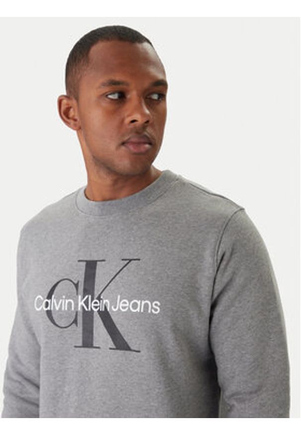Calvin Klein Jeans Bluza J30J320933 Szary Regular Fit. Kolor: szary. Materiał: bawełna