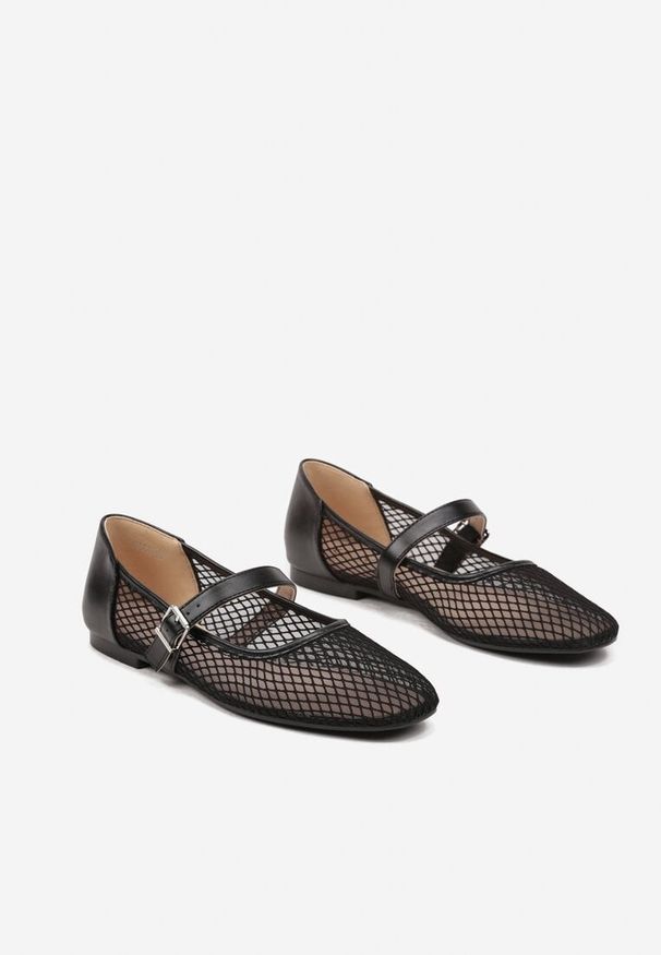 Renee - Czarne Siateczkowe Balerinki w Stylu Mary Jane Millexia. Okazja: na co dzień. Zapięcie: pasek. Kolor: czarny. Wzór: aplikacja. Materiał: jeans. Sezon: lato. Obcas: na obcasie. Styl: elegancki, casual. Wysokość obcasa: niski