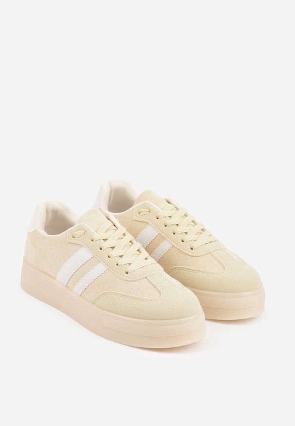 Renee - Jasnożółte Sneakersy na Platformie w Stylu Tenisówek Ozdobione Paskami Ladia. Okazja: na co dzień. Zapięcie: pasek. Kolor: żółty. Materiał: jeans. Wzór: aplikacja. Sezon: wiosna. Obcas: na platformie