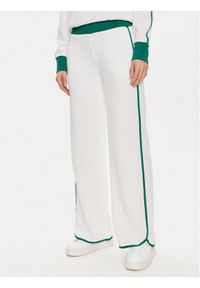 Guess Spodnie dresowe V4GB02 KBFB2 Zielony Regular Fit. Kolor: zielony. Materiał: syntetyk