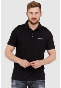 Armani Exchange - ARMANI EXCHANGE Czarna koszulka polo z białym logo. Typ kołnierza: polo. Kolor: czarny. Materiał: bawełna. Długość rękawa: krótki rękaw #1