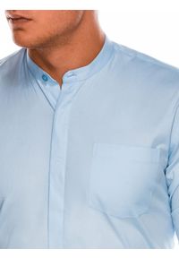 Ombre Clothing - Koszula męska elegancka z długim rękawem K586 - błękitna - S. Typ kołnierza: kołnierzyk stójkowy. Kolor: niebieski. Materiał: bawełna, poliester. Długość rękawa: długi rękaw. Długość: długie. Wzór: jednolity. Styl: elegancki #2