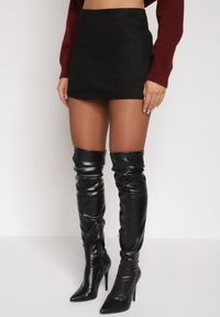 Born2be - Czarne Spódnico-Szorty Zdobione Imitacją Kieszeni z Tyłu Sewrela. Okazja: na co dzień, na randkę. Kolor: czarny. Materiał: koronka. Wzór: aplikacja. Styl: klasyczny, casual, elegancki #1