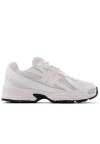 Buty młodzieżowe New Balance GR740PK - białe. Kolor: biały. Materiał: materiał, syntetyk. Szerokość cholewki: normalna. Sezon: lato. Sport: turystyka piesza #1