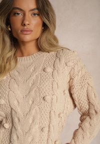 Renee - Beżowy Sweter z Wełną i Wiskozą Ozdobiony Tłoczeniem i Kulkami Vaiannae. Kolor: beżowy. Materiał: wiskoza, wełna. Wzór: aplikacja. Sezon: zima #5