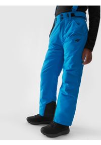 4f - Spodnie narciarskie z szelkami membrana 8000 chłopięce - turkusowe. Kolor: turkusowy. Materiał: tkanina, materiał, syntetyk. Sezon: zima. Sport: narciarstwo