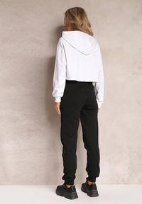 Renee - Biały 3-częściowy Komplet z Topem Bluzą i Spodniami Dresowymi Klomenna. Kolor: biały. Materiał: dresówka