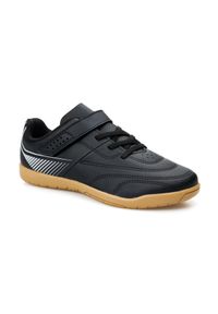 KIPSTA - Buty do piłki nożnej halowej dla dzieci Kipsta Futsal 100. Zapięcie: rzepy. Kolor: czarny, szary, wielokolorowy, beżowy. Materiał: poliester. Sport: piłka nożna