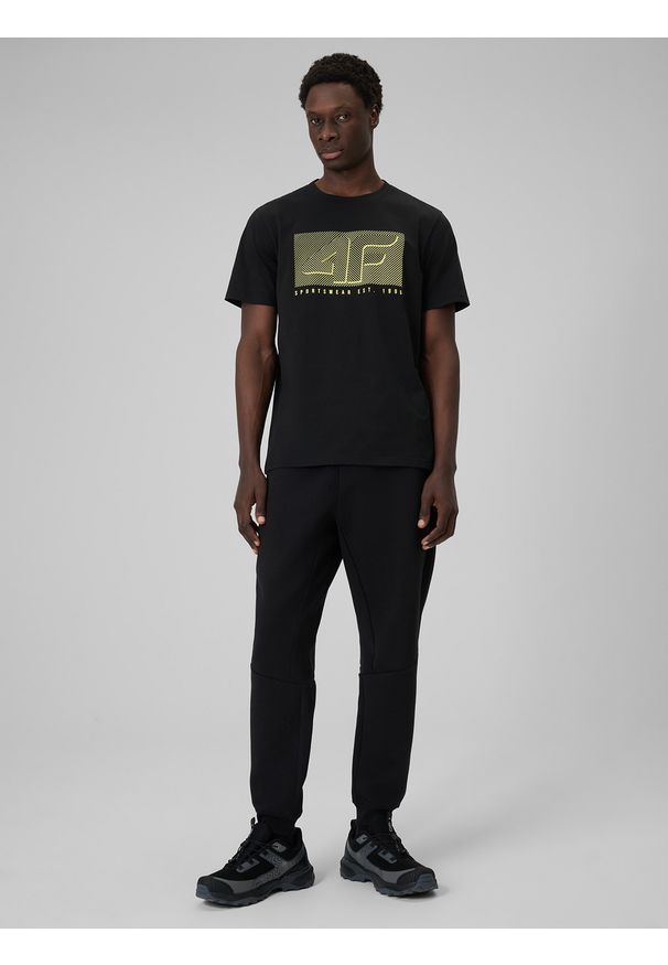 4f - 4F T-shirt regular z nadrukiem męski - czarny XL. Okazja: na co dzień. Kolor: czarny. Materiał: dzianina, materiał, dresówka, skóra, jeans. Wzór: nadruk. Styl: casual, klasyczny