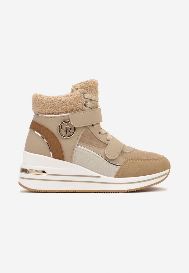 Born2be - Ciemnobeżowe Sznurowane Sneakersy na Koturnie ze Sztucznym Futrem i Metalicznymi Aplikacjami Leridras. Nosek buta: okrągły. Zapięcie: sznurówki. Kolor: beżowy. Materiał: futro. Wzór: aplikacja. Obcas: na koturnie. Wysokość obcasa: średni