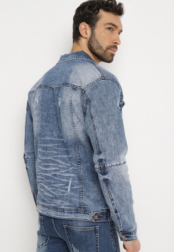Born2be - Granatowa Klasyczna Kurtka Jeansowa z Przetarciami Nilella. Kolor: niebieski. Materiał: jeans. Wzór: aplikacja. Styl: klasyczny