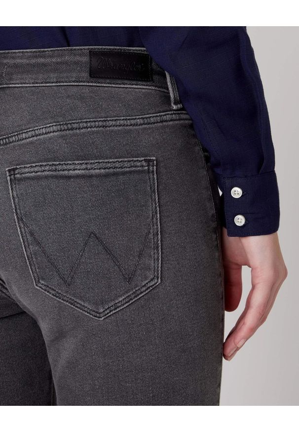 Wrangler - SPODNIE DAMSKIE WRANGLER SKINNY TROUSER ON A BREAK W28KMA14J 112128316