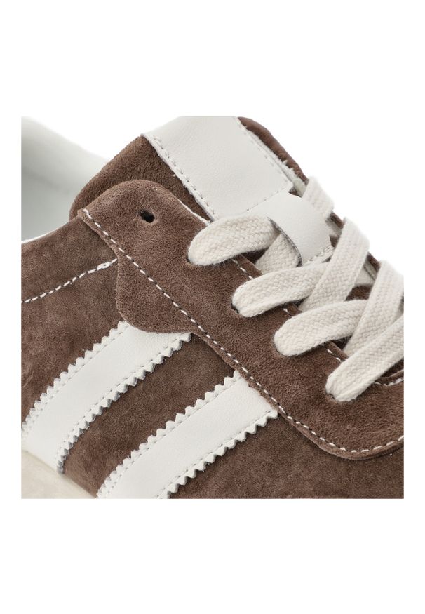 Sneakersy damskie S.Barski, sportowy fason sznurowanie stabilna podeszwa dobra przyczepność wygodna konstrukcja miękkie wnętrze, brązowe, LR61-7097. Okazja: na co dzień. Zapięcie: sznurówki. Kolor: brązowy. Materiał: zamsz, jeans. Szerokość cholewki: normalna
