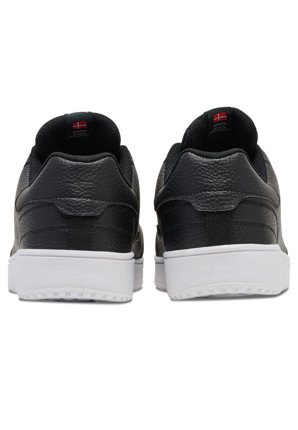 Trenerzy Hummel Match Point. Kolor: czarny. Materiał: zamsz. Szerokość cholewki: normalna