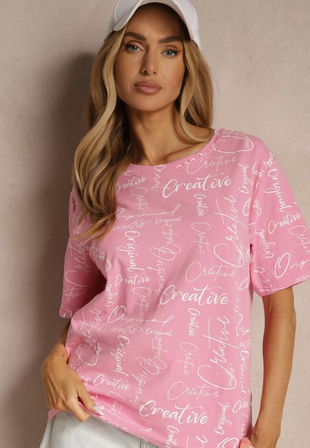 Renee - Różowy Bawełniany T-shirt o Kroju Oversize z Ozdobnym Nadrukiem Aveneli. Okazja: na co dzień. Kolor: różowy. Materiał: bawełna. Wzór: nadruk. Styl: elegancki, casual