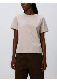 Reserved - T-shirt z nadrukiem - złamana biel. Materiał: dzianina, bawełna. Wzór: nadruk #1