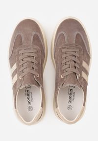 Renee - Brązowe Sneakersy Retro Tenisówki na Platformie z Zamszu Naturalnego Noanela. Okazja: na co dzień. Zapięcie: sznurówki. Kolor: brązowy. Materiał: zamsz. Obcas: na platformie #3