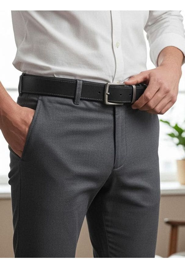 Sinsay - Pasek z imitacji skóry z metalową klamrą - czarny. Kolor: czarny. Materiał: skóra