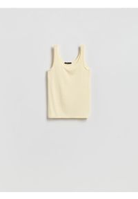 Reserved - Gładki top z wiskozą - jasnożółty. Kolor: żółty. Materiał: wiskoza. Wzór: gładki