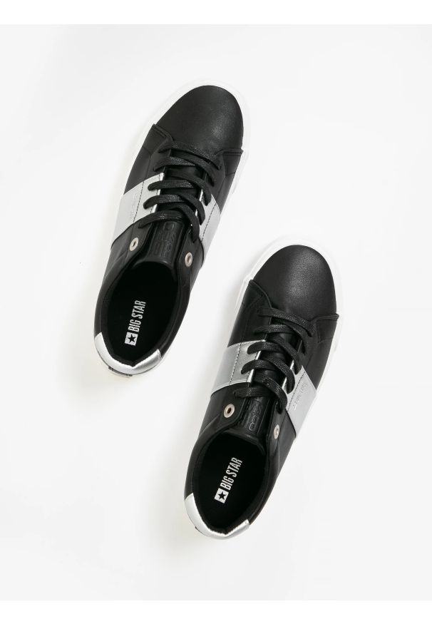 Big-Star - Sneakersy damskie w typie smart casual czarne JJ274360 906. Okazja: na co dzień. Zapięcie: sznurówki. Kolor: czarny. Materiał: skóra, bawełna, jeans. Szerokość cholewki: normalna. Wzór: aplikacja, kolorowy. Sport: turystyka piesza