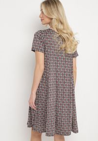 Born2be - Czarno-Bordowa Wiskozowa Sukienka w Mozaikowy Wzór o Rozkloszowanym Kroju Faellina. Kolor: czarny. Materiał: wiskoza. Sezon: lato #2