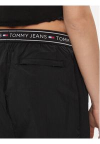 Tommy Jeans Spodnie dresowe DW0DW17316 Czarny Baggy Fit. Kolor: czarny. Materiał: syntetyk #4