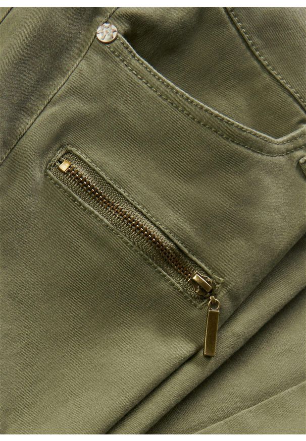 bonprix - Spodnie bojówki z elastycznego materiału z bawełną. Kolor: zielony. Materiał: materiał, bawełna