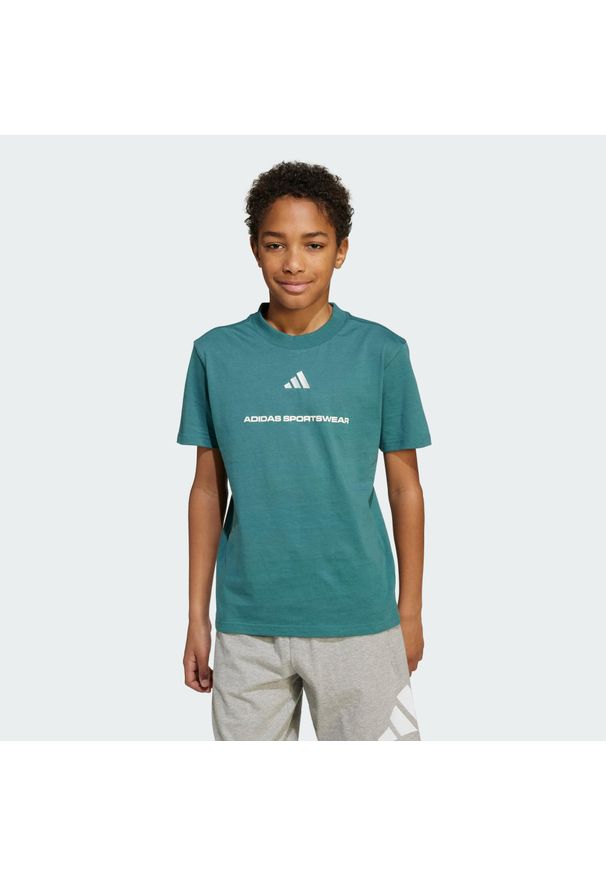 Adidas - Koszulka adidas Boys Slogan Single Jersey Kids. Kolor: niebieski. Materiał: jersey