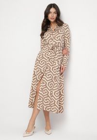 Born2be - Beżowa Koszulowa Sukienka z Wiskozą Paskiem i Geometrycznym Motywem Erislevia. Okazja: na co dzień, na spacer. Typ kołnierza: dekolt w kształcie V. Kolor: beżowy. Materiał: wiskoza. Długość rękawa: długi rękaw. Wzór: geometria. Typ sukienki: koszulowe. Styl: klasyczny, casual, elegancki #1