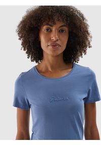 4f - T-shirt slim z bawełny organicznej damski - niebieski. Kolor: niebieski. Materiał: bawełna. Wzór: napisy #1
