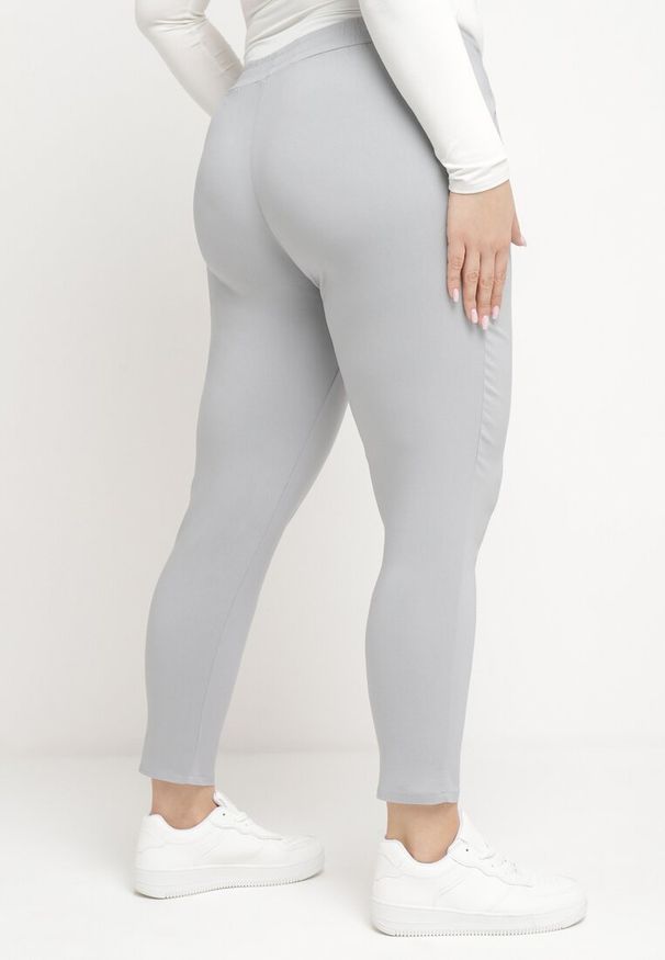 Born2be - Jasnoszare Casualowe Spodnie z Elastyczną Gumką w Pasie i Ozdobnymi Sznurkami Penderia. Okazja: na co dzień. Kolor: szary. Styl: casual