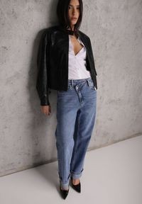 Renee - Niebieskie Asymetryczne Jeansy z Bawełny z Podwiniętymi Nogawkami Kenavia. Okazja: na spacer, na co dzień. Kolor: niebieski. Styl: casual, elegancki #1