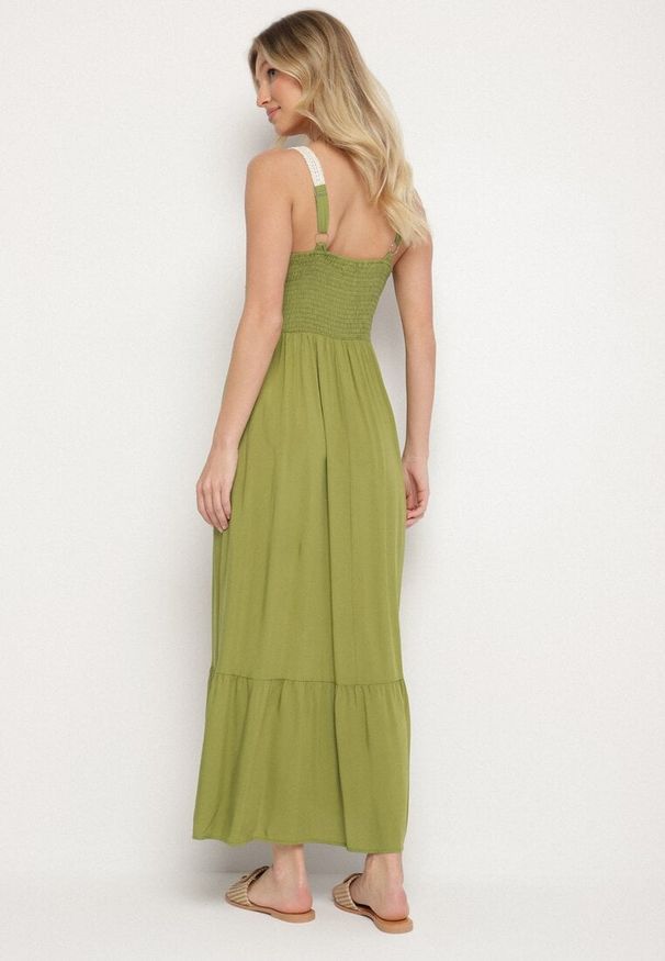 Born2be - Zielona Wiskozowa Sukienka z Haftowanym Wzorem Rinavella. Okazja: na co dzień. Kolor: zielony. Materiał: wiskoza. Długość rękawa: na ramiączkach. Wzór: haft. Styl: klasyczny, casual