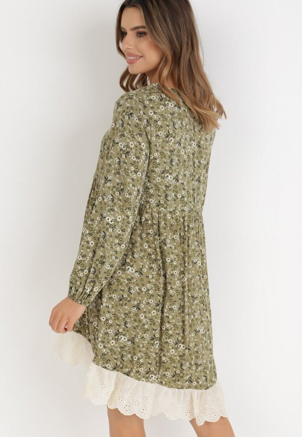 Born2be - Zielona Sukienka Ferethe. Okazja: na co dzień. Kolor: zielony. Wzór: aplikacja, ażurowy, nadruk, kwiaty. Styl: klasyczny, elegancki, casual, boho. Długość: mini