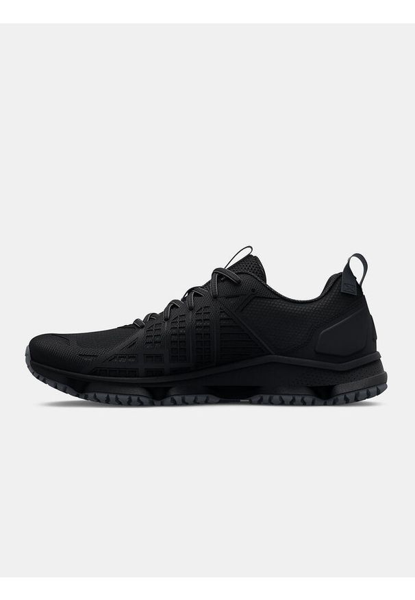Buty damskie Under Armour MG Strikefast. Kolor: czarny. Styl: sportowy