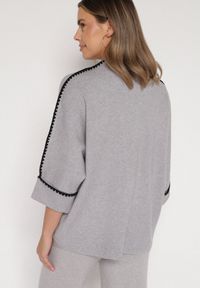 Born2be - Szary Sweter z Kontrastową Lamówką Tuselle. Okazja: na spotkanie biznesowe, do pracy. Kolor: szary. Materiał: jeans. Styl: biznesowy #2