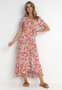 Born2be - Czerwono-Niebieska Sukienka Varila. Kolor: czerwony. Materiał: wiskoza, materiał. Wzór: kwiaty, kolorowy, jednolity. Sezon: lato. Typ sukienki: kopertowe, asymetryczne. Długość: midi #4