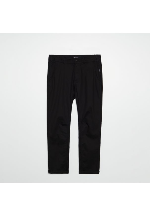 Cropp - Spodnie chino slim - Czarny. Kolor: czarny