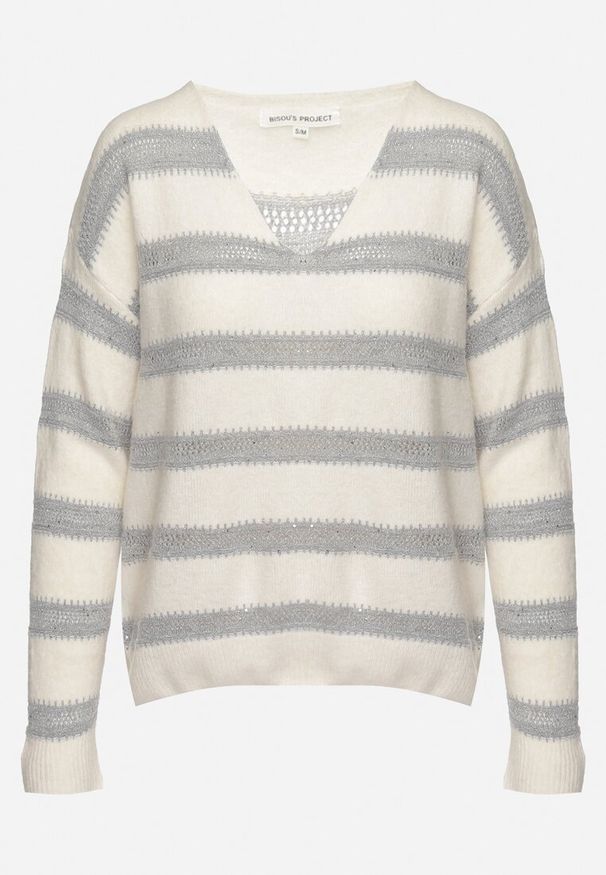 Born2be - Szary Luźny Sweter w Błyszczące Paski z Trójkątnym Dekoltem Jenessa. Kolor: szary. Wzór: paski