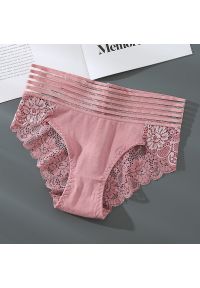 Intica - Majtki bezszwowe z szerokim pasem i koronką Dobrita. Kolor: różowy. Materiał: koronka. Wzór: koronka