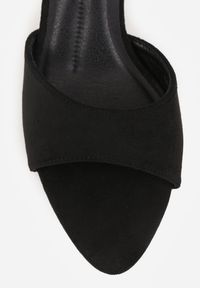 Renee - Czarne Klapki na Geometrycznej Szpilce z Wyciętą Cholewką Iolaris. Kolor: czarny. Wzór: geometria. Obcas: na obcasie. Wysokość obcasa: średni #7