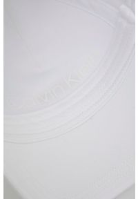 Calvin Klein czapka kolor biały gładka. Kolor: biały. Materiał: bawełna. Wzór: gładki