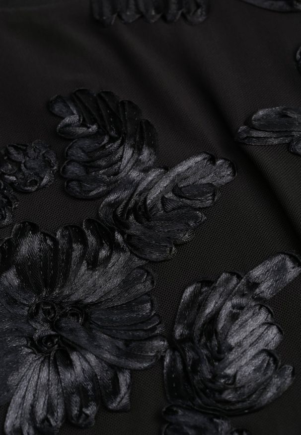 Born2be - Czarne Koronkowe Body Ozdobione Przezroczystymi Rękawami Estania. Okazja: na co dzień. Kolor: czarny. Materiał: koronka. Wzór: aplikacja. Styl: casual